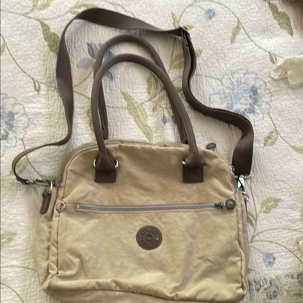 Kipling Cream and Brown Shoulder Bag with Durable Design